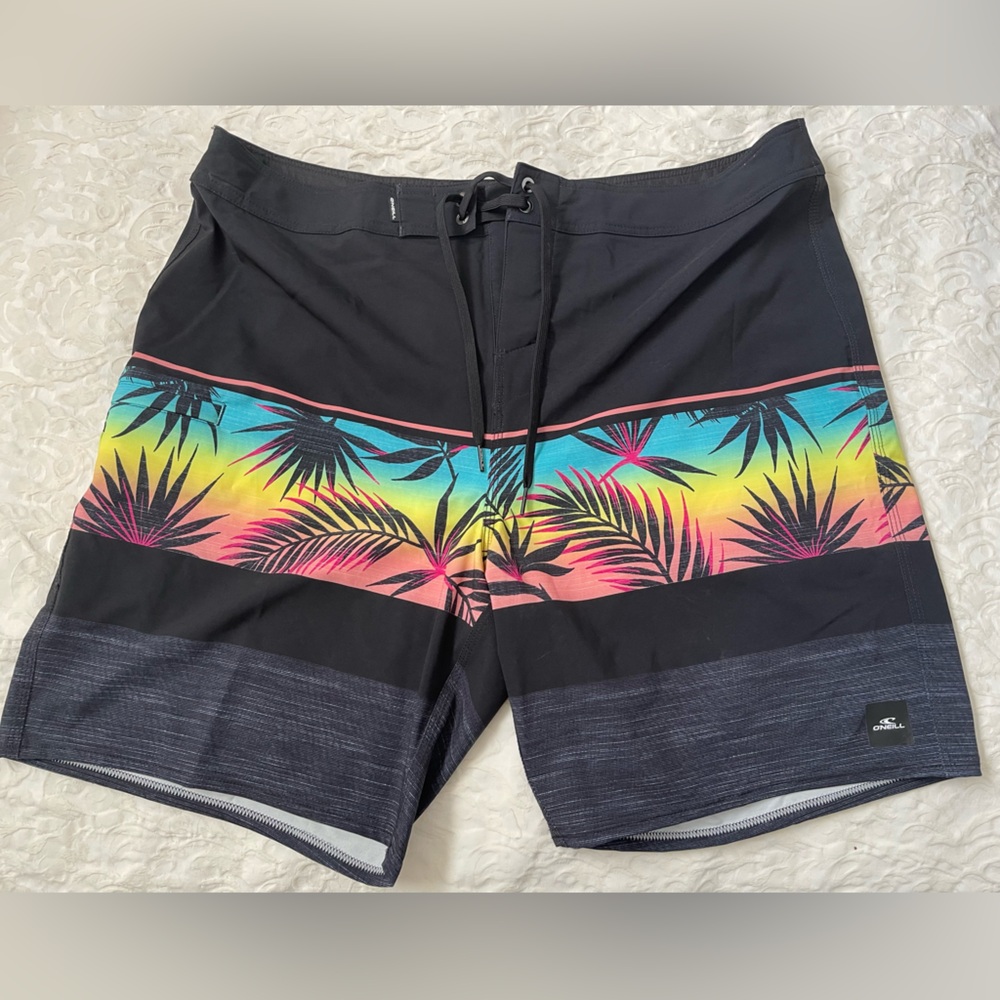 O'Neill Black and Multicolor Men's Swim Shorts NWOT